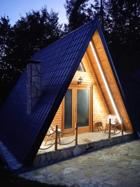 Vikendica Loznica, selo Gornja Borina